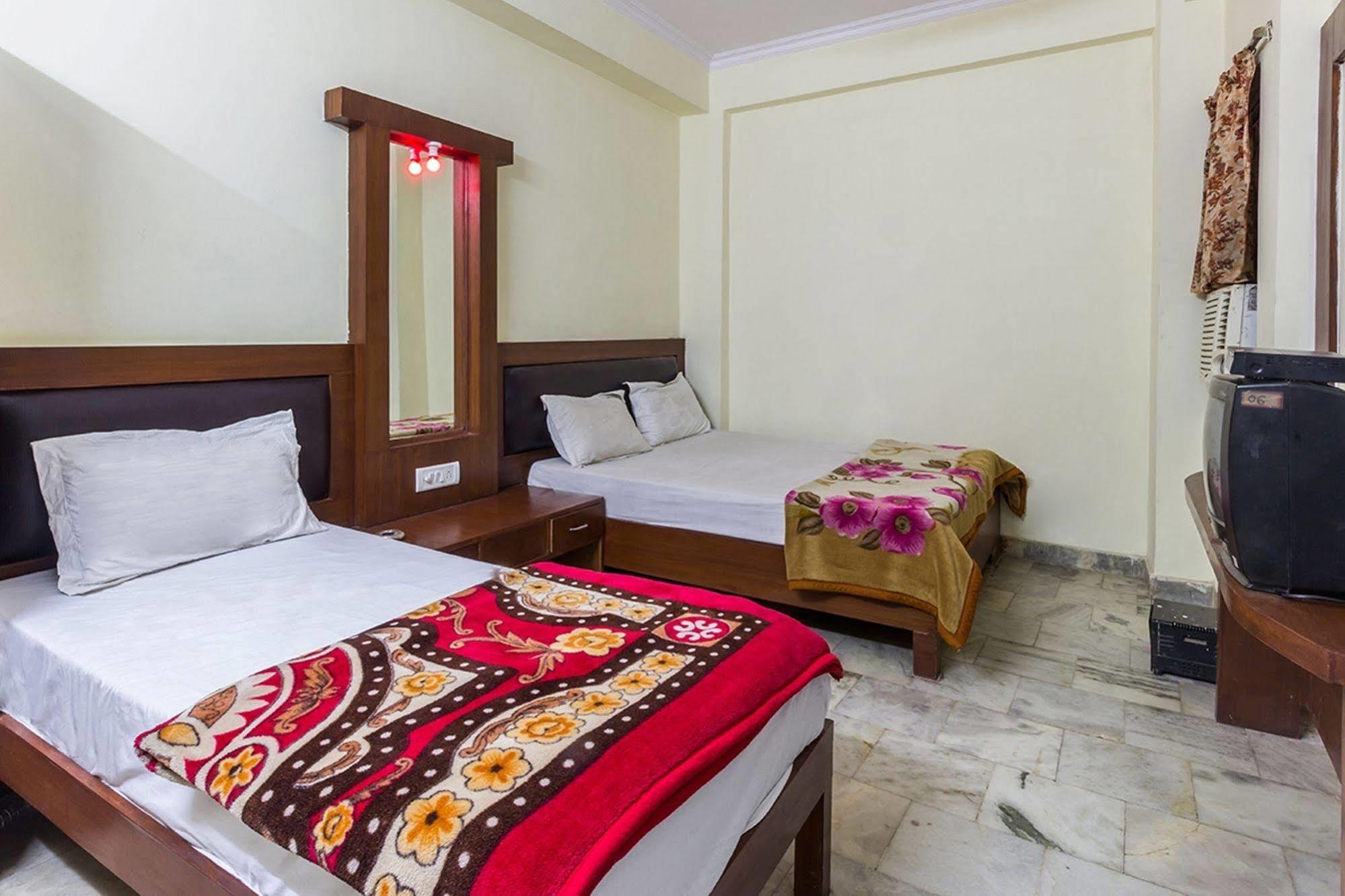 Hotel Sahara International Deluxe Nuova Delhi Esterno foto